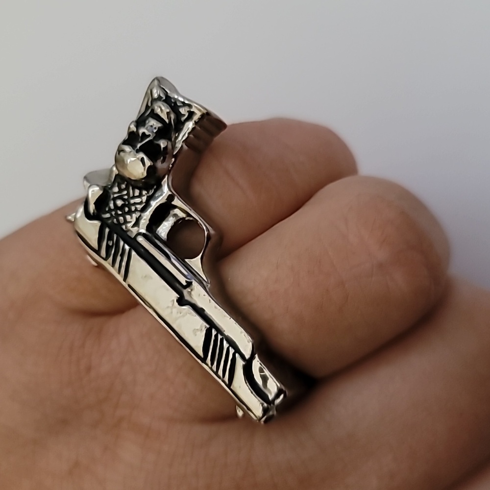 Two Finger Ring- Hand Gun w/Skull